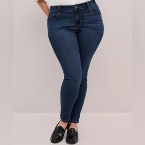 Women’s Size 18 Lane Bryant Skinny Jeans Medium Wash Low Rise Magic Waistband